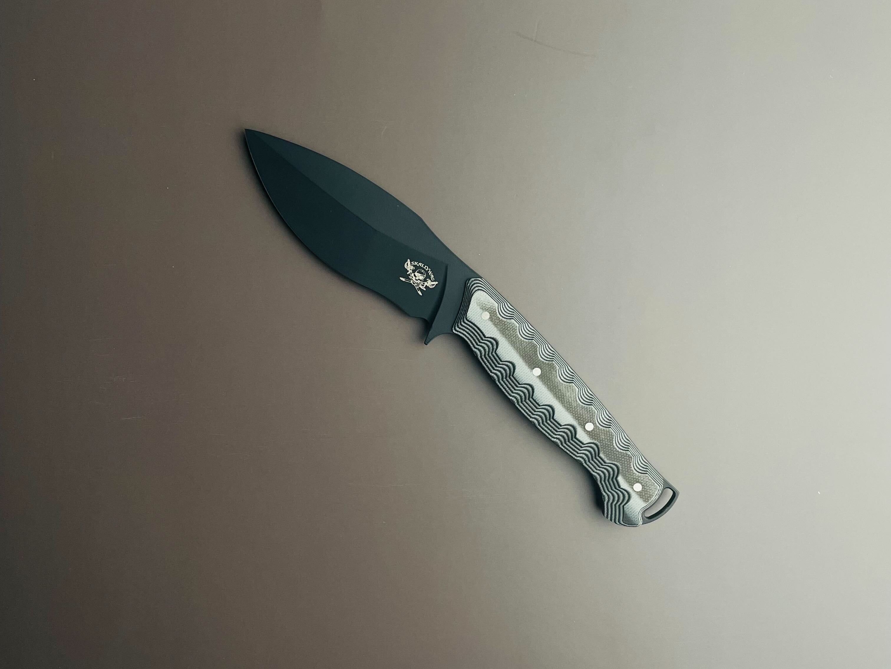 Exploring Outdoor and Tactical Knife Shapes: A Guide to Functionality and History