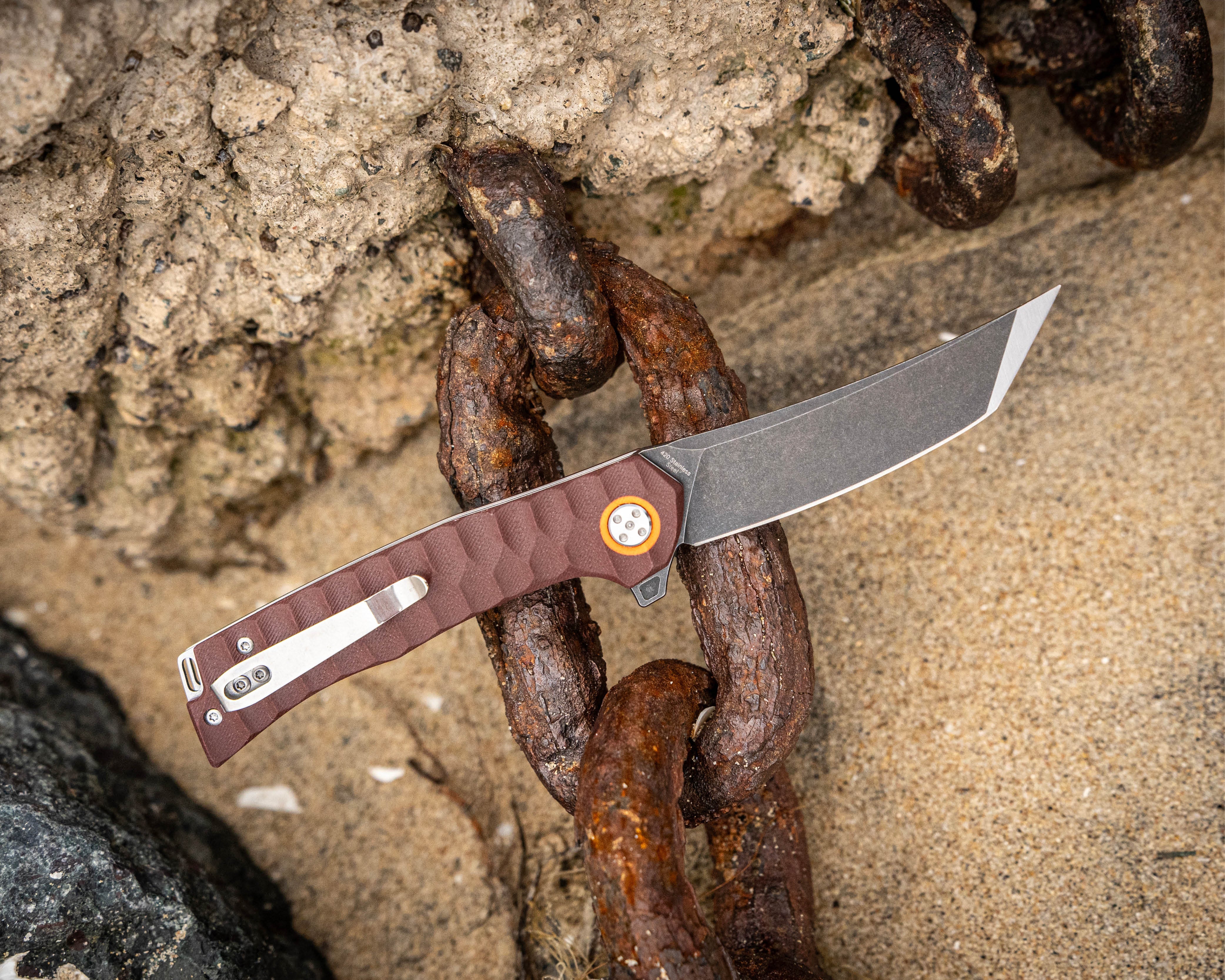 INTRODUCING Sao Feng Deep Red: Tradition, Precision, and a New Edge of Attitude